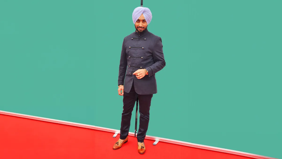 Dr Satinder Sartaaj